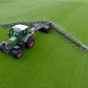 Idraulica personalizzata per la raccoglitrice di tappeti erbosi MK2 V-Mow di Trebro