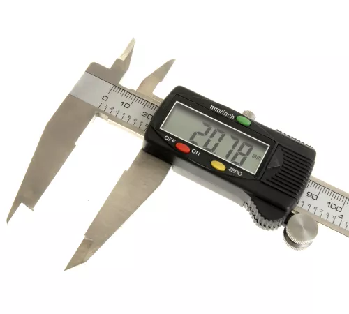 Calibrador digital 150 mm - €16.19